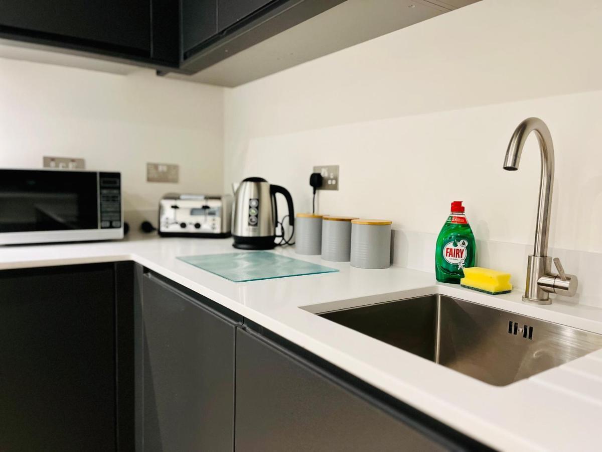 Fabulous One Bedroom Apartment Near Old Trafford Stadium Manchester Eksteriør billede