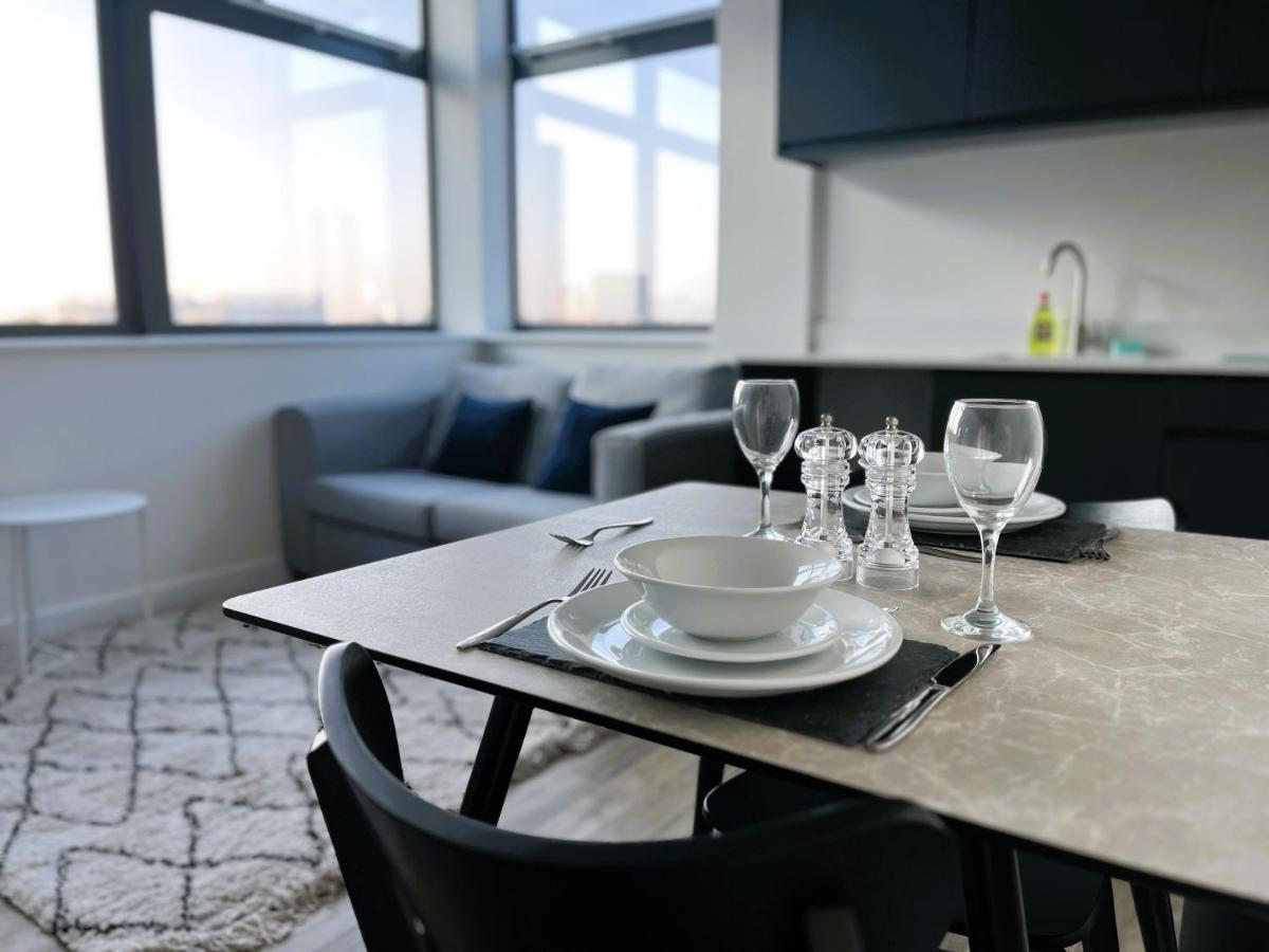 Fabulous One Bedroom Apartment Near Old Trafford Stadium Manchester Eksteriør billede