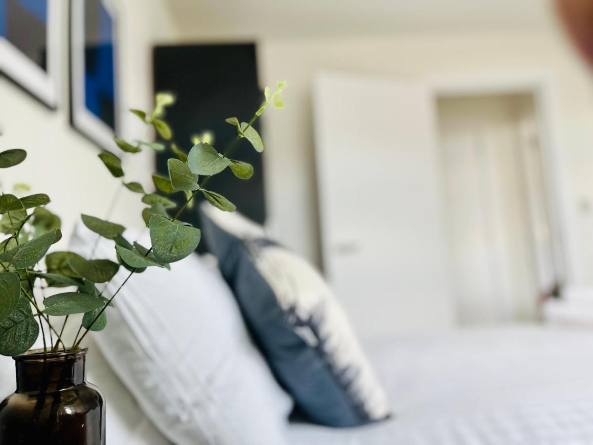 Fabulous One Bedroom Apartment Near Old Trafford Stadium Manchester Eksteriør billede