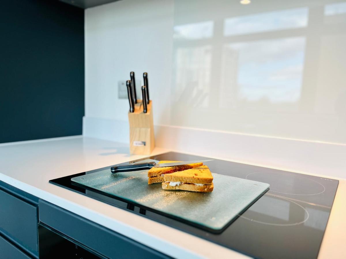 Fabulous One Bedroom Apartment Near Old Trafford Stadium Manchester Eksteriør billede