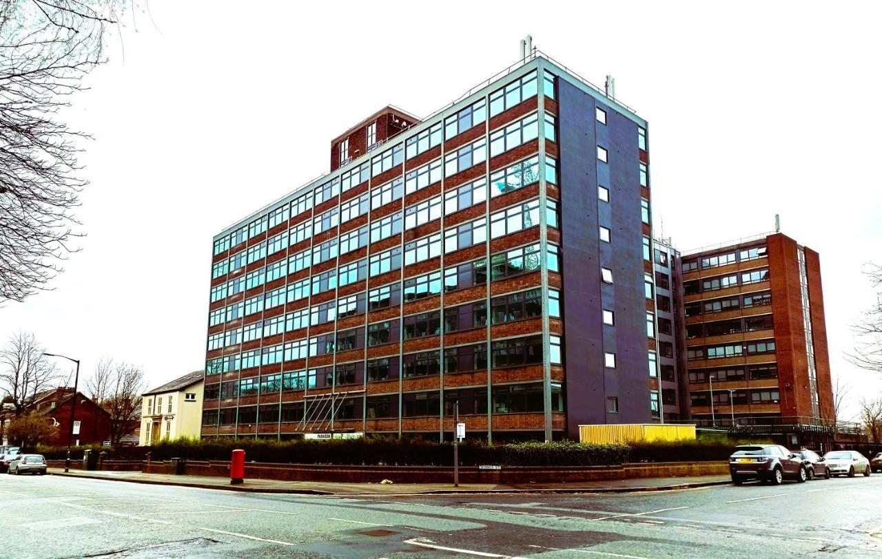 Fabulous One Bedroom Apartment Near Old Trafford Stadium Manchester Eksteriør billede